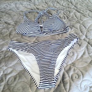 CUPSHE BLUE AND WHITE BIKINI